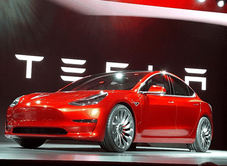 Los nuevos supercargadores de Tesla podrán cargar autos en menos de 10 minutos