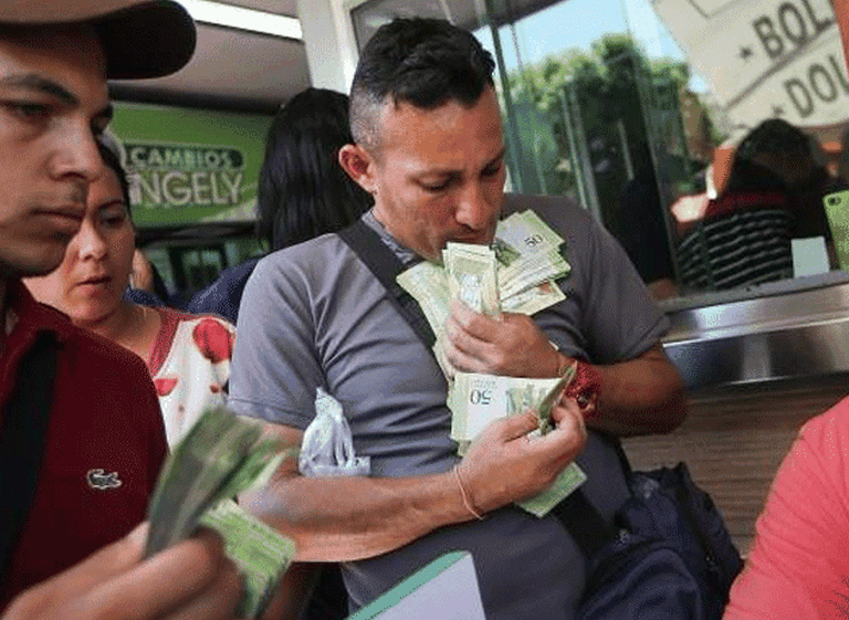 Venezuela cierra el año en hiperinflación y con una caí­da del 34% del PBI en cuatro años