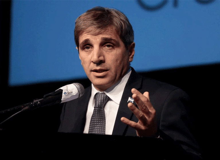 Para Caputo el endeudamiento es "sostenible": en 2018 necesitará financiamiento por u$s30.000 M