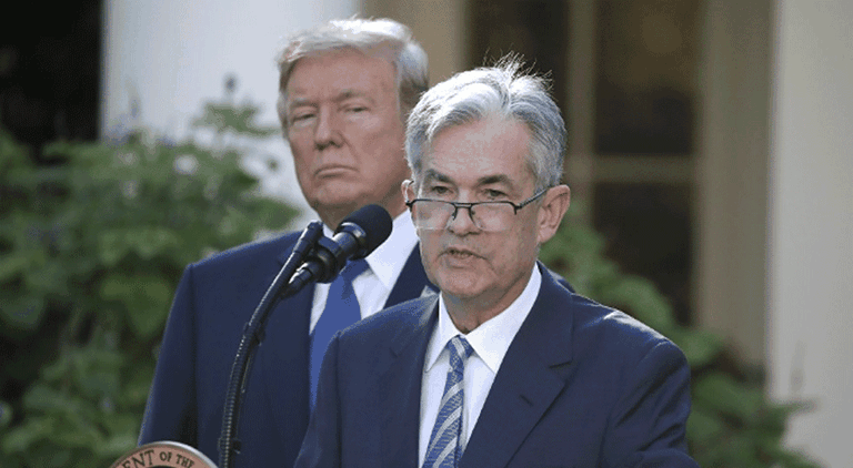 Powell cumple un año en la FED con cuatro subas de tasas y Trump en contra