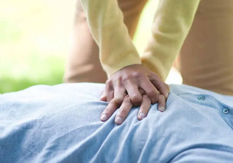 Lo que se debe considerar para actuar correctamente al realizar los primeros auxilios