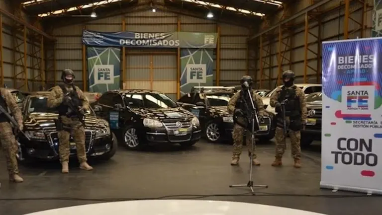 Rematan 18 autos secuestrados a bandas criminales, la mayoría modelos de alta gama