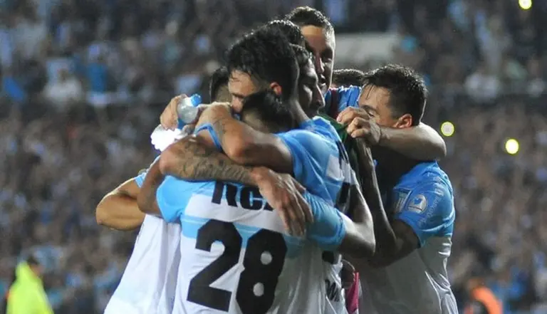 Furor por Maradona: ¿cuál es el nuevo sponsor que tendrá Racing por enfrentar a Gimnasia?