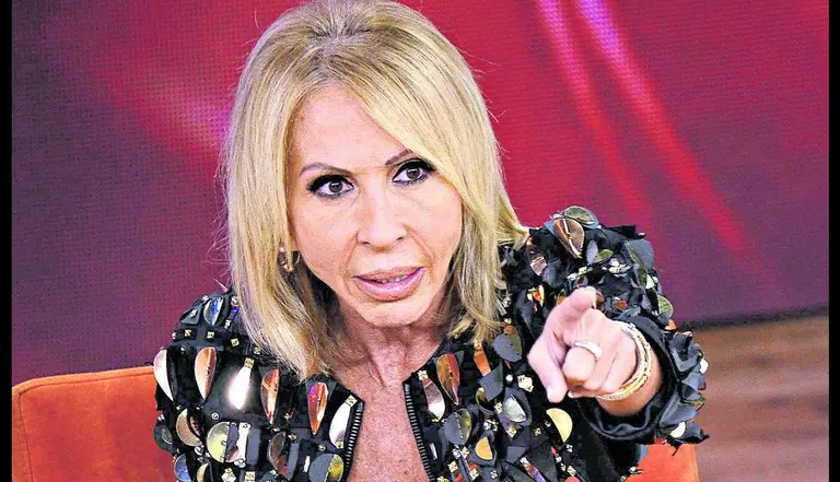 Laura Bozzo en traje de baño, a sus 67 años, causa furor en Instagram