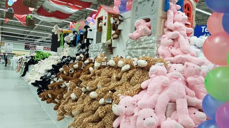 Llegó a COTO el furor por los peluches!