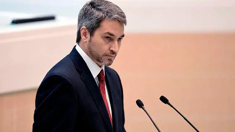 Confirman que presidente de Paraguay, Mario Abdo Benítez, tiene dengue