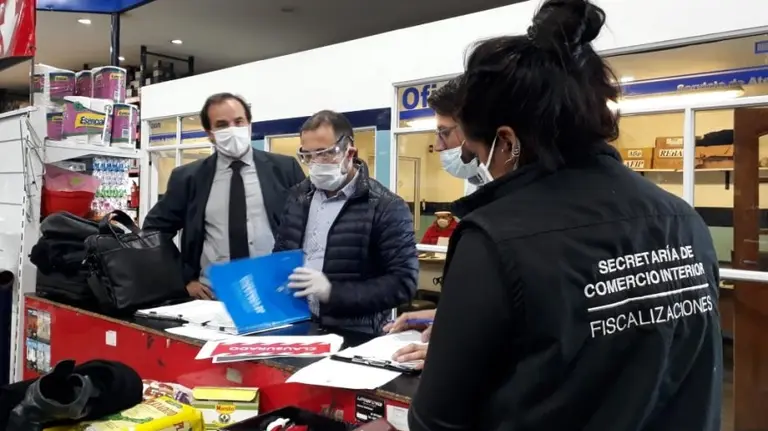 ¿Qué supermercados fueron clausurados por tener sobreprecios en más de 50 productos esenciales?