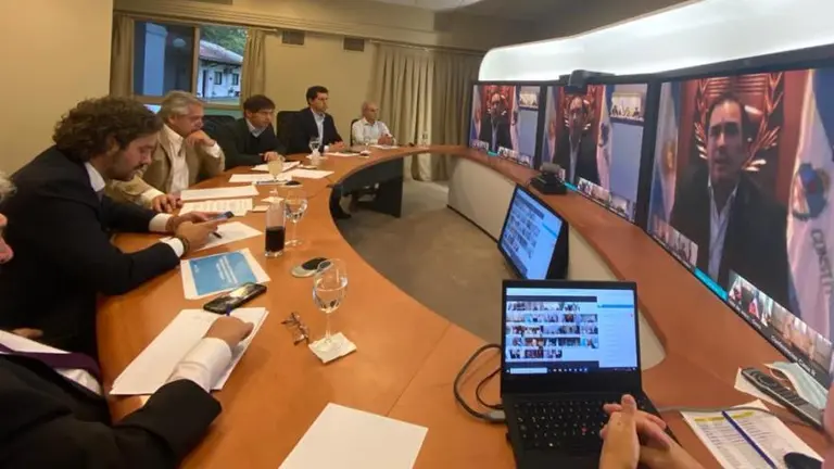 El Presidente definió extender la cuarentena hasta el 10 de mayo con apertura parcial de actividades