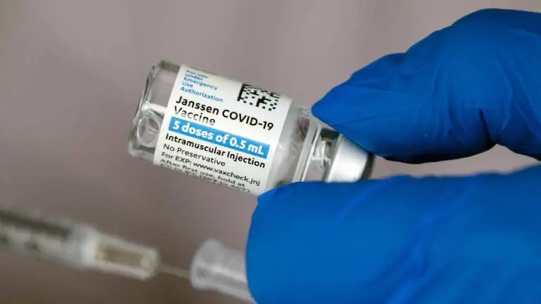 Relacionan a la vacuna de Janssen con el síndrome de Guillain-Barré: qué es y cómo se manifiesta