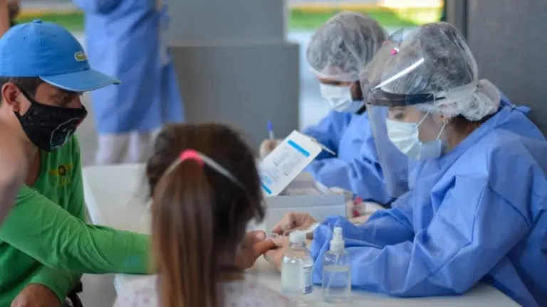 Centaurus, la nueva cepa de Covid por la que advierte la OMS: ¿puede provocar una nueva ola?