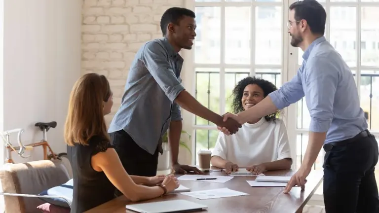 Una multinacional japonesa busca empleados en Argentina: qué pide y cómo aplicar