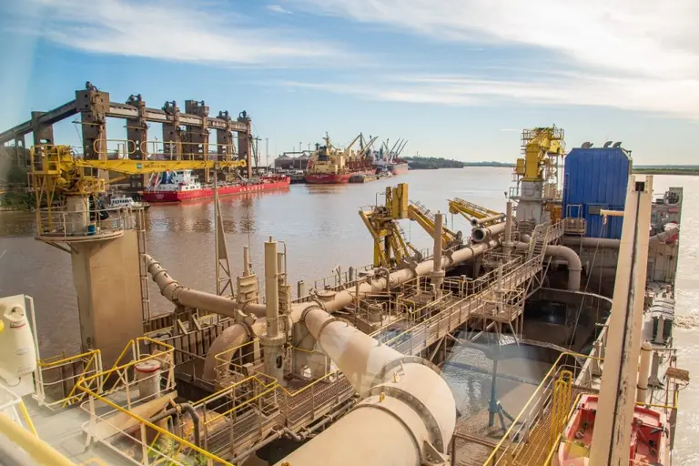 Compañía Sud Americana de Dragados finalizó obras de mantenimiento en el Puerto de San Nicolás