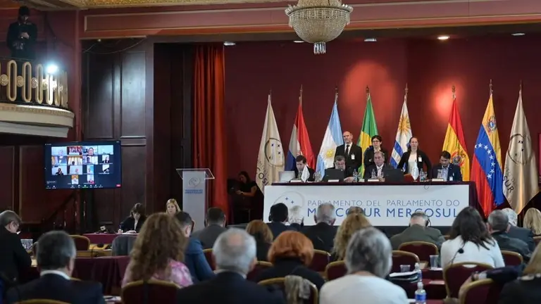 ¿Para qué sirve el Parlasur?: el polémico organismo al que se postularán un rockero, un actor y un gremialista