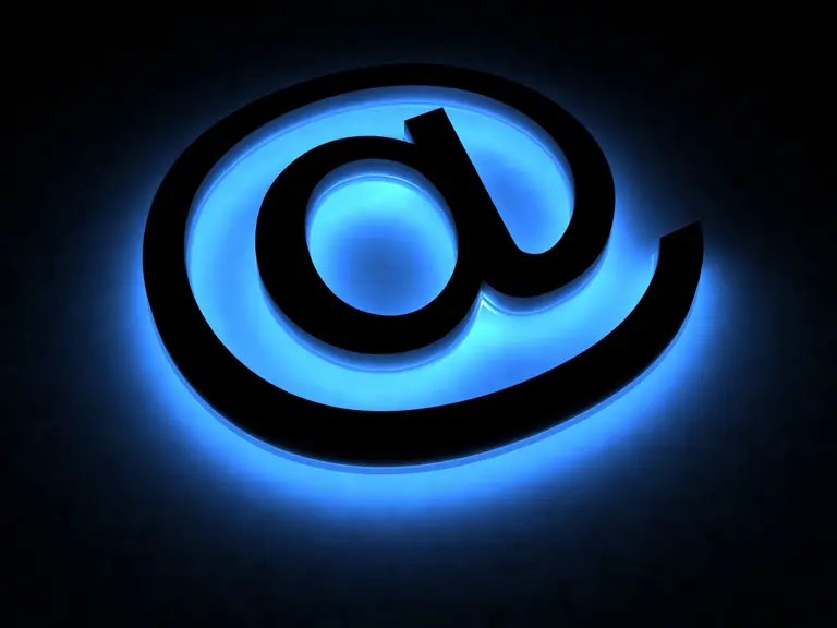 Los secretos detrás del símbolo @: quién creó la arroba y cómo se popularizó