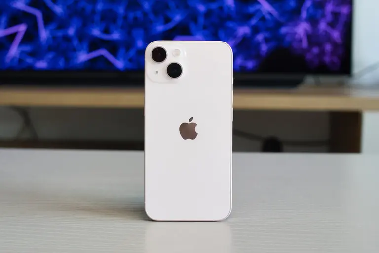 Cuál es el mejor celular chico de Apple y que afuera cuesta menos de u$s500