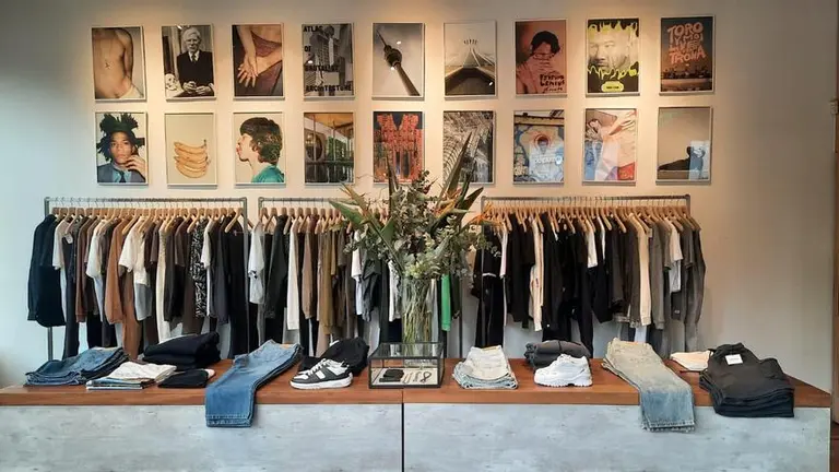 Cuánto hay que invertir en una franquicia de ropa Bowen y en qué plazos se recupera