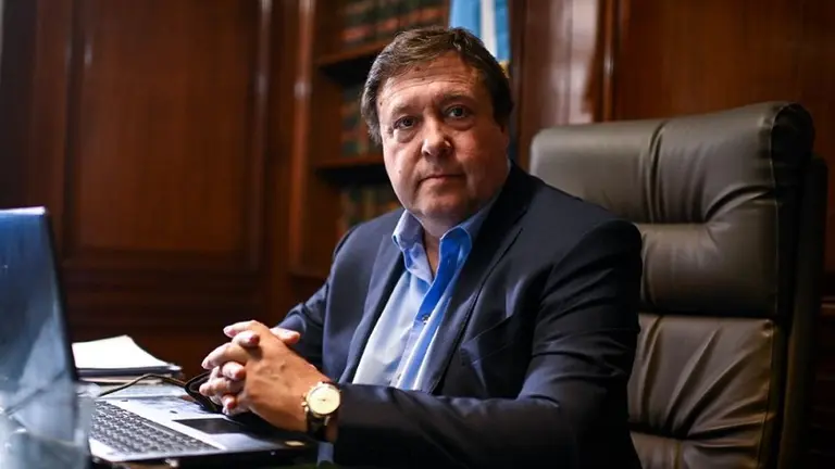 El gobernador de Río Negro, Alberto Weretilneck fue internado: le colocaron un stent