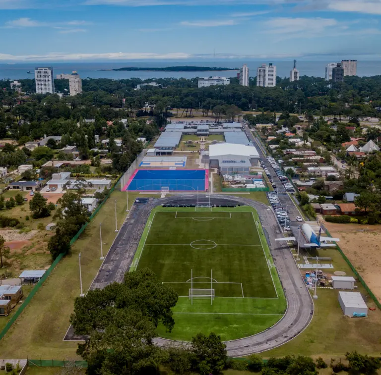 Cómo es el colegio top de Punta del Este que tiene más alumnos argentinos que uruguayos