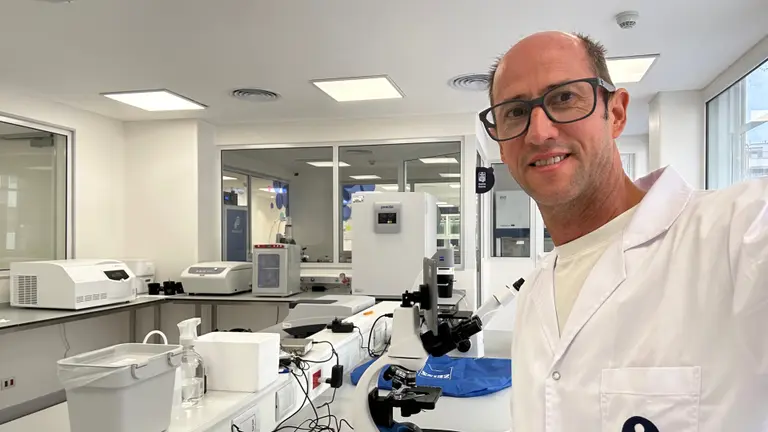 El argentino que halló en los insectos la clave para el agro: lidera una startup que apunta a un mercado de u$s7.000 M