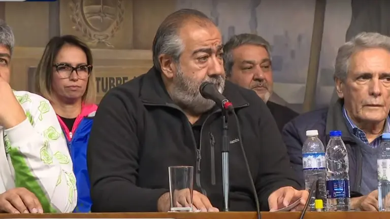 La CGT destacó el "paro contundente" y advirtió al Gobierno que debe cambiar su política de ajuste