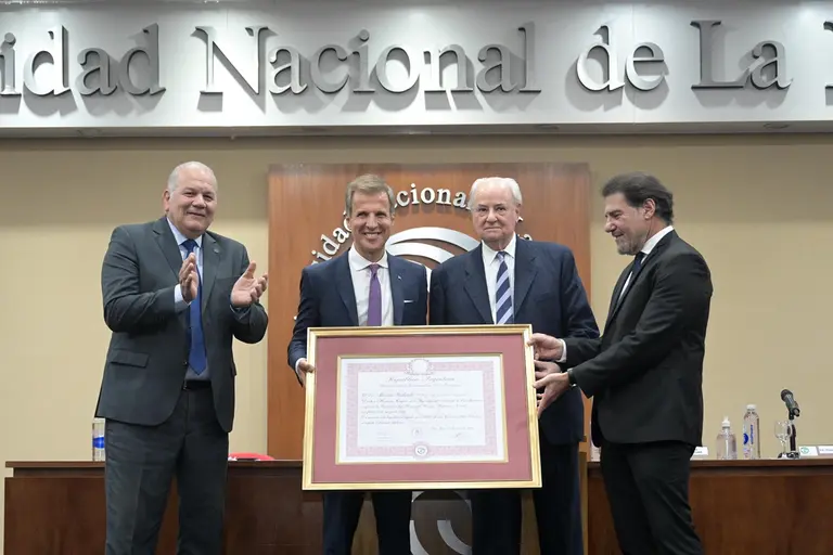 Martín Redrado fue reconocido con el título Doctor Honoris Causa por la Universidad Nacional de La Matanza