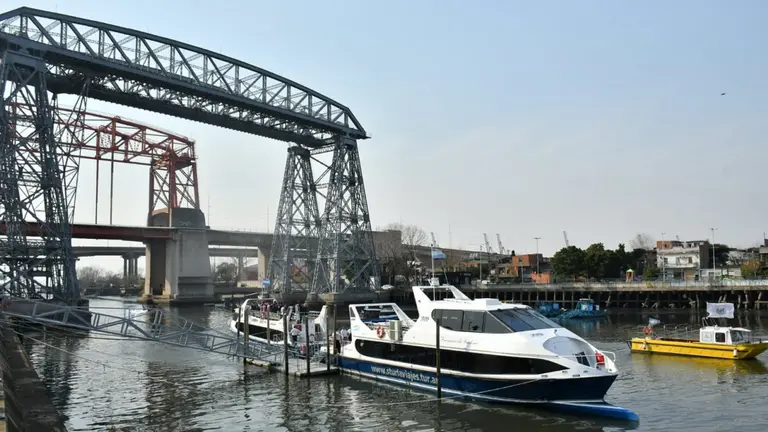 El Riachuelo vuelve a ser navegable después de 13 años: qué recorrido se puede realizar en catamarán