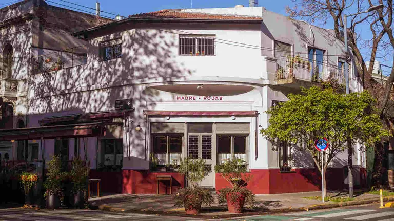 Madre Rojas, restaurante de carnes y vinos de Villa Crespo