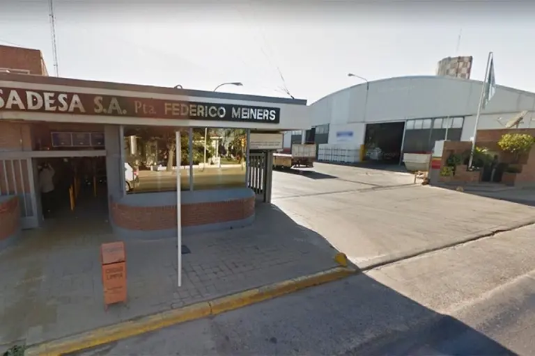 Duro plan de ajuste en empresa ligada a los Galperín: prevén 100 despidos y 200 suspensiones con recorte salarial