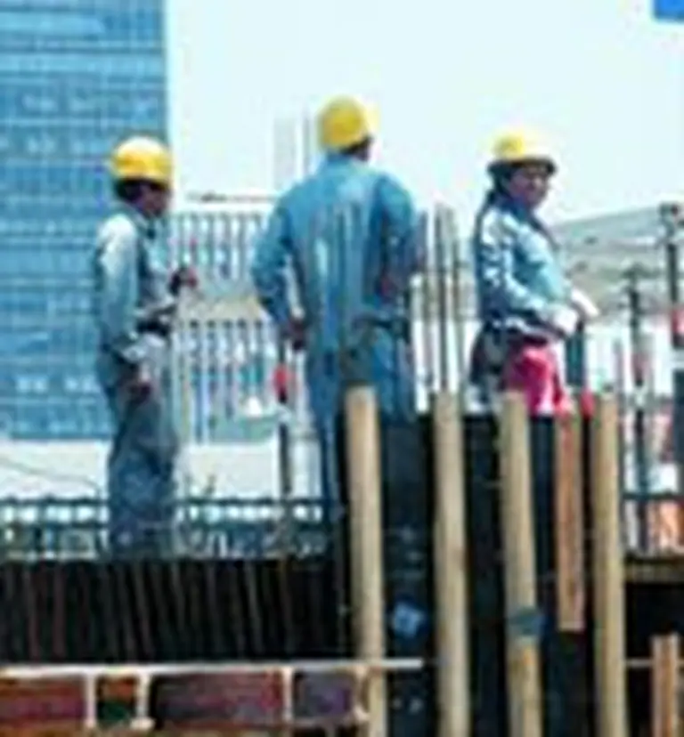 El empleo temporal crece impulsado por la industria y el turismo