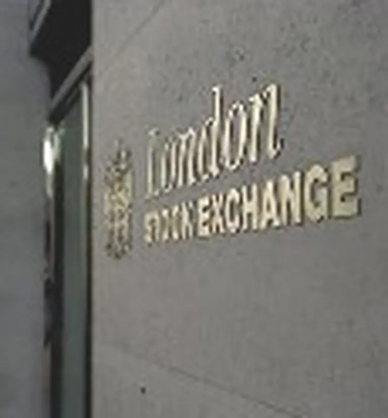 La Bolsa de Londres acuerda con Tokio y negocia con Bombay