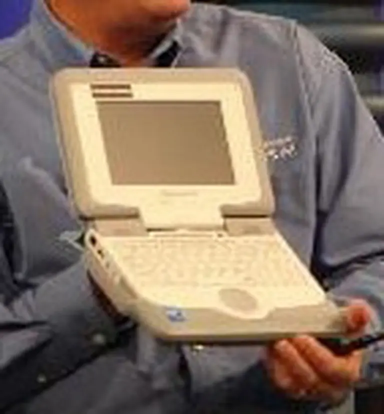 El Gobierno elegirá a mitad de año la laptop para alumnos