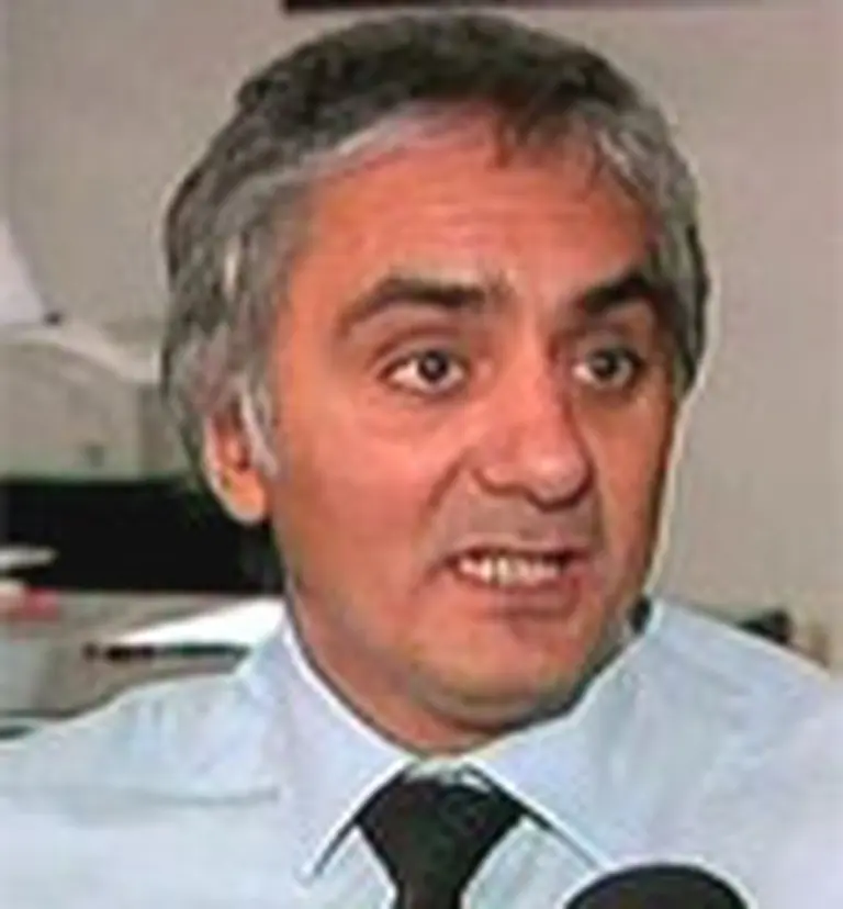 Montoya retoma el secuestro de los autos de lujo