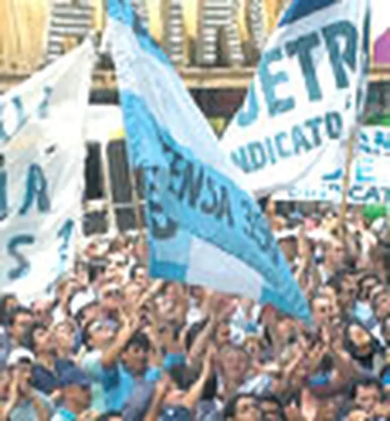 Cinco sindicatos continúan en conflicto y siguen los paros