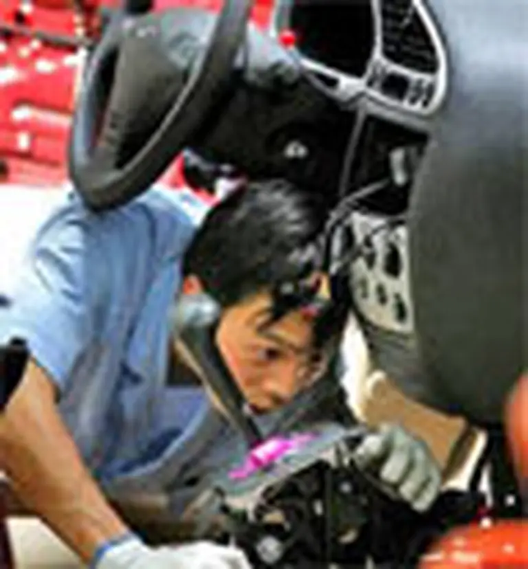 China amenaza cambiar el negocio mundial de autopartes