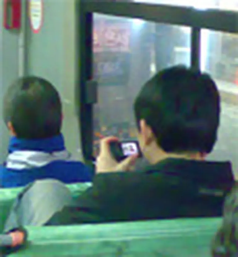 La cadenas de TV se suben a la pelea por los celulares