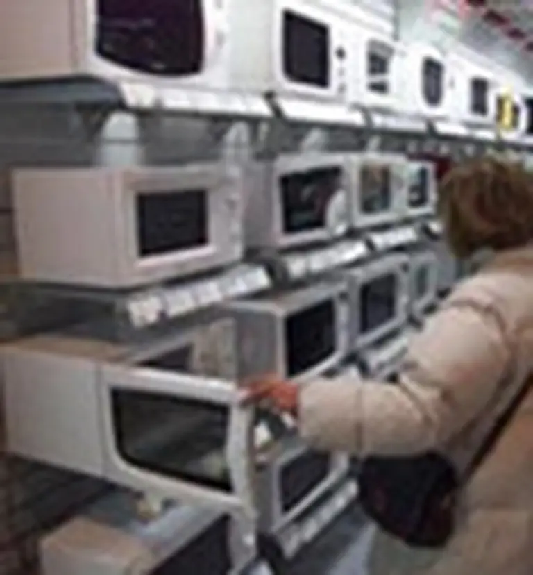 Los súper buscan quitar ventas a cadenas de electrodomésticos