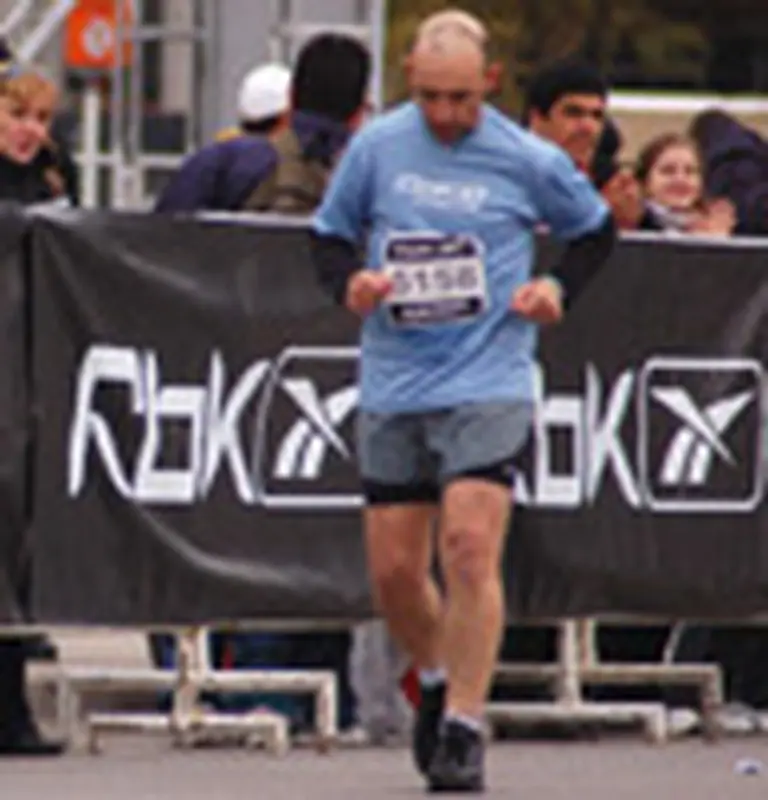 McCann cerró la maratón Reebok con un giro creativo