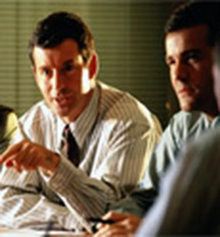 Empleadores: suben seguro de vida para empleados de comercio