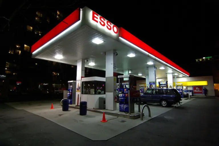 Petrobras, a un paso de comprar las estaciones de Esso