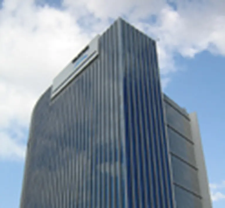 Telecom sale a vender su edificio de Puerto Madero