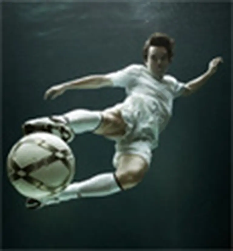 Nike apuesta fuerte al fútbol y compró a Umbro