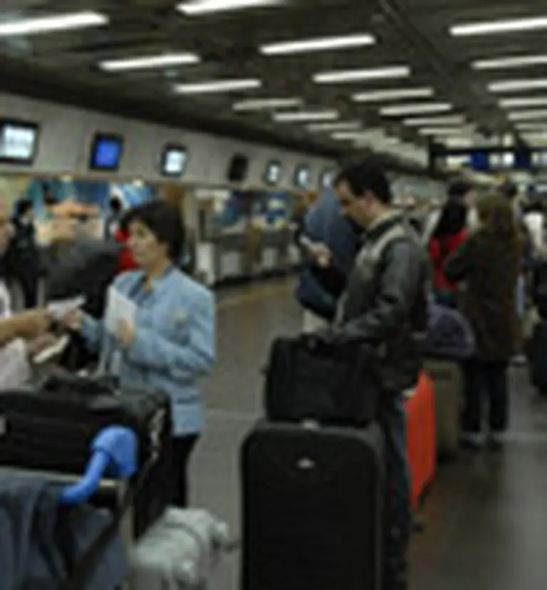 Castigarán a aerolí­neas por la demora en la salida de vuelos