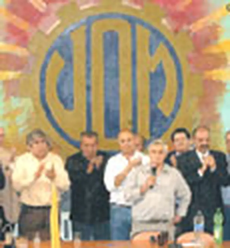 Los gremios insisten en negociar el "bono" por inflación