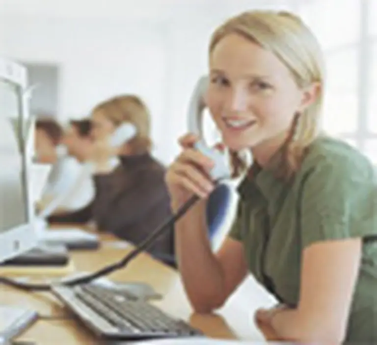 Por escasez de profesionales empresas recurren a estudiantes