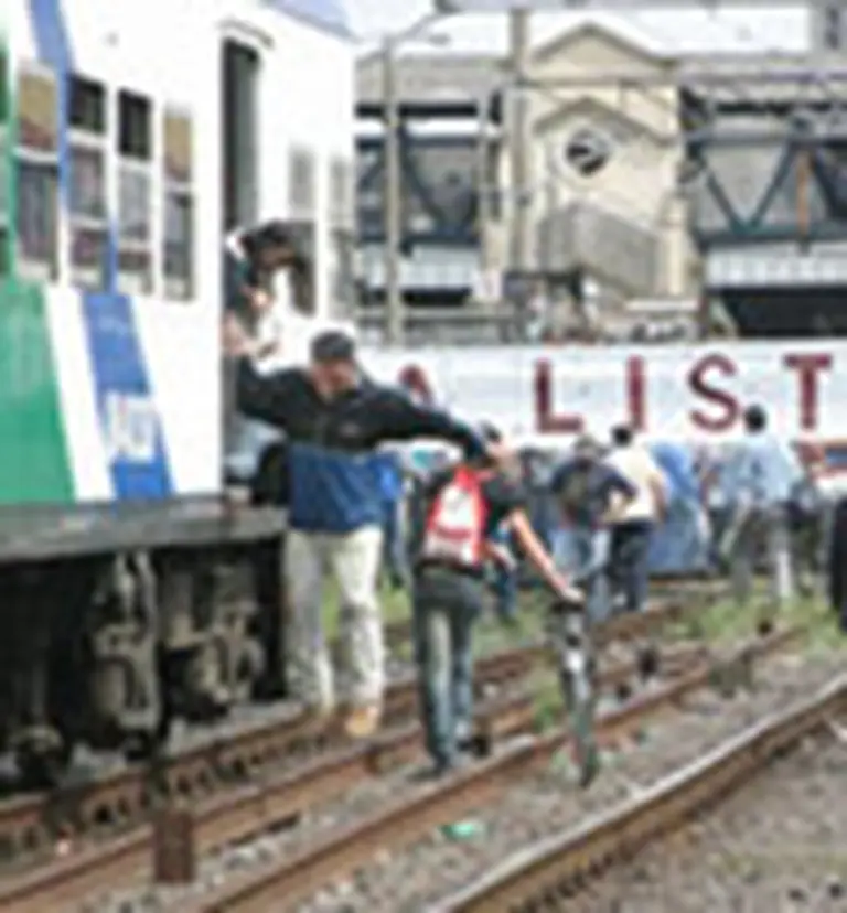 Gremios suspendieron el paro del transporte público