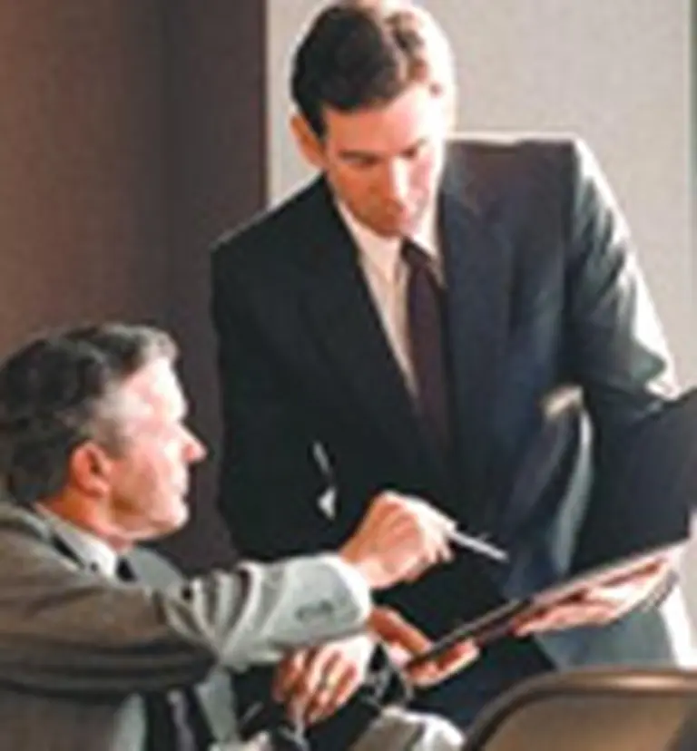 Más exigencias del fisco obligan a reforzar áreas administrativas