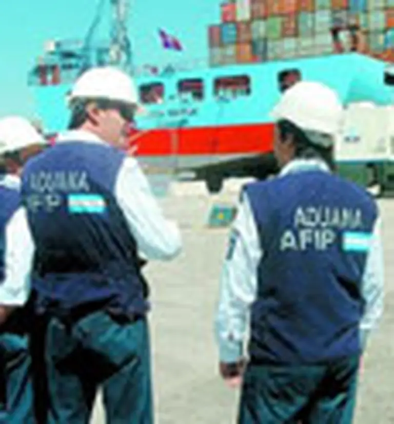 Mega operativo de la Aduana contra piraterí­a y fraude marcario