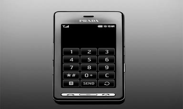 Celulares temáticos: llegan Motorola Barbie y LG Prada