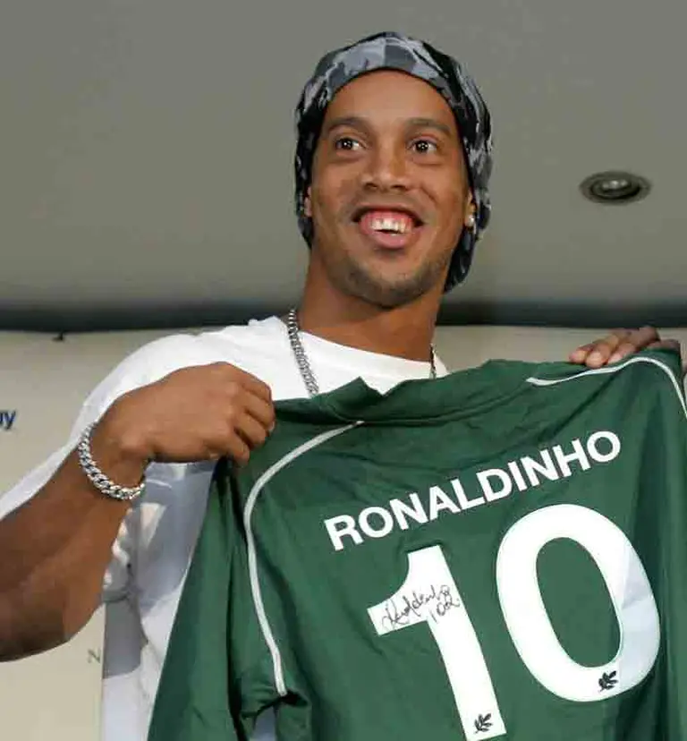 Nutrilite lanzó una campaña con Ronaldinho como protagonista