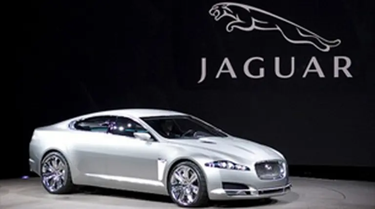 Ford venderí­a las marcas Jaguar y Land Rover